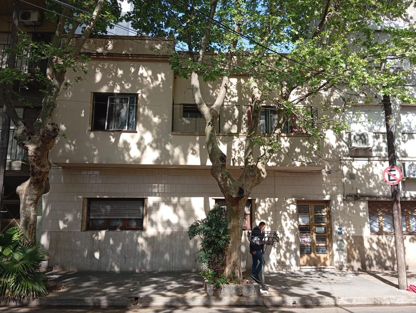 Amplio depto. 4 amb. c/terraza. 95 mt2 cub. y 177 totales