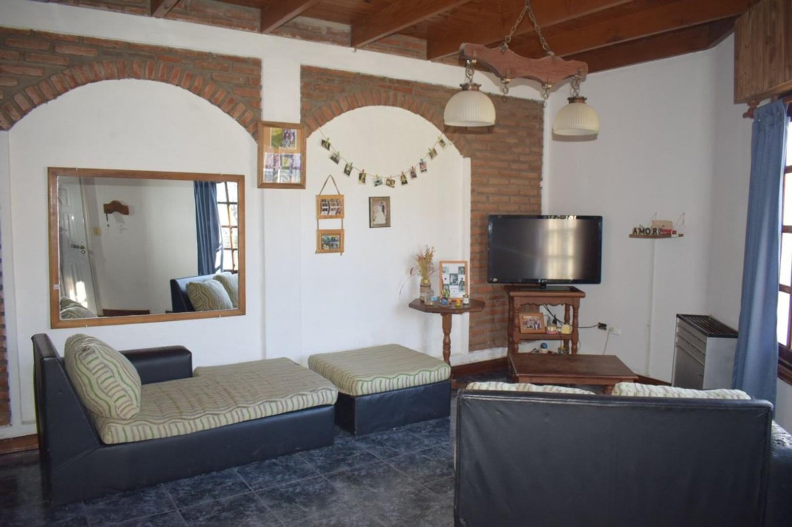 Casa 3 ambientes con 1 baño