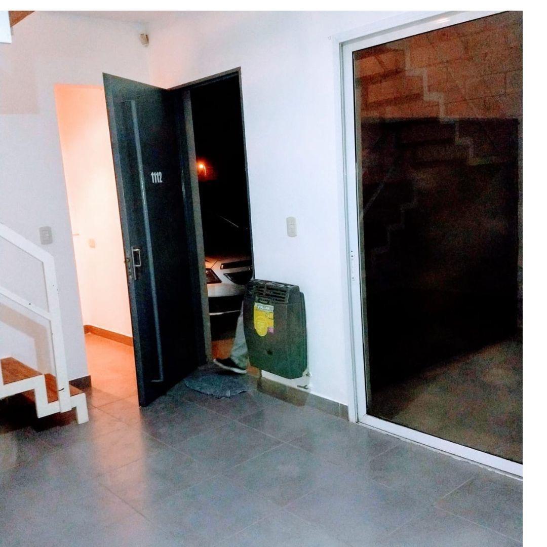 Casa 2 ambientes con 1 baño