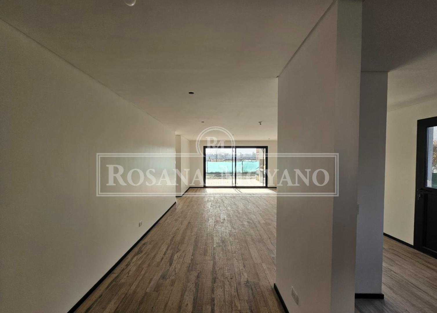 Casa 4 ambientes con 3 baños