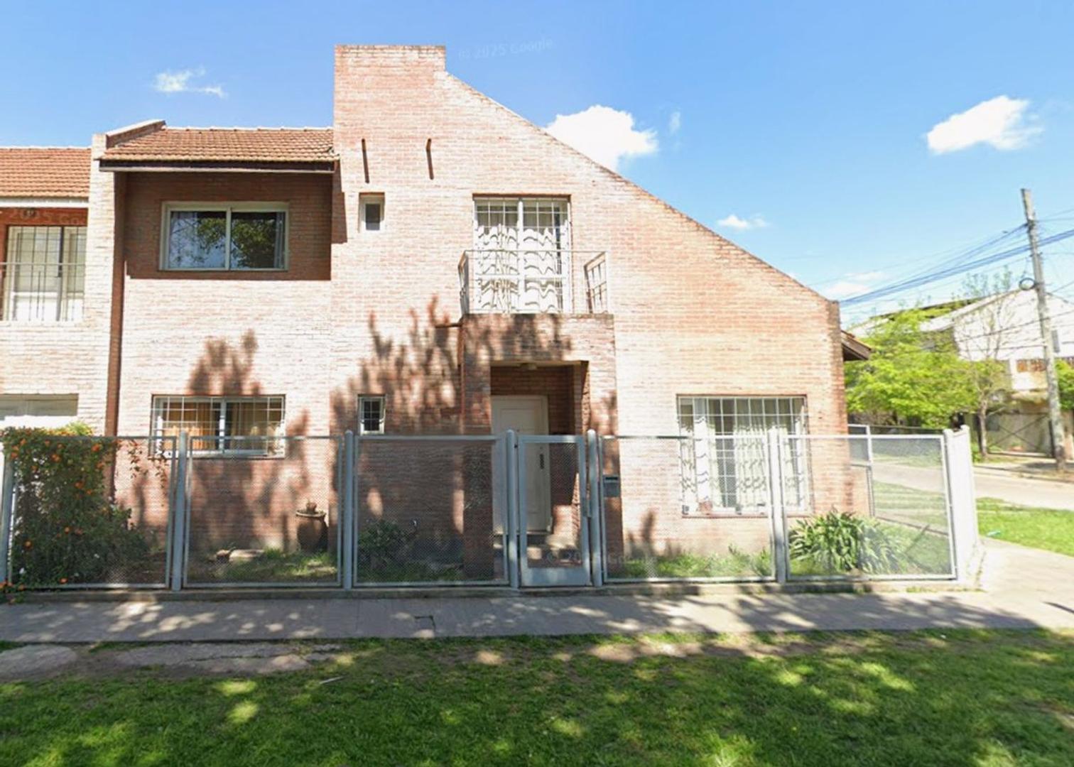 CASA 4 AMBIENTES JARDIN ADROGUÉ