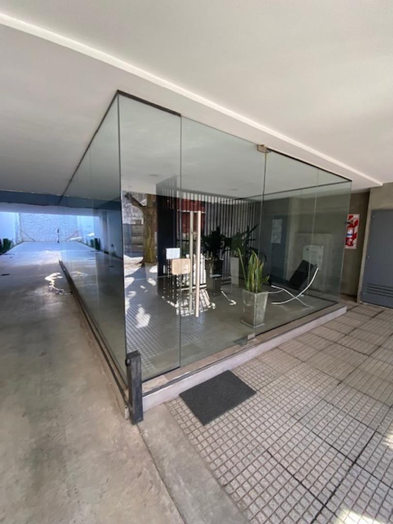 Pellegrini 1800, Piso 3