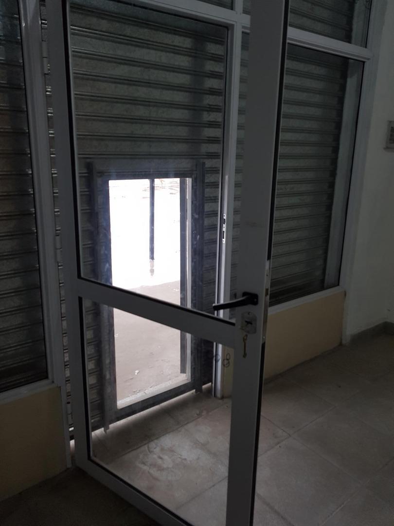 Local en Alquiler en Virrey del Pino, $ 320.000