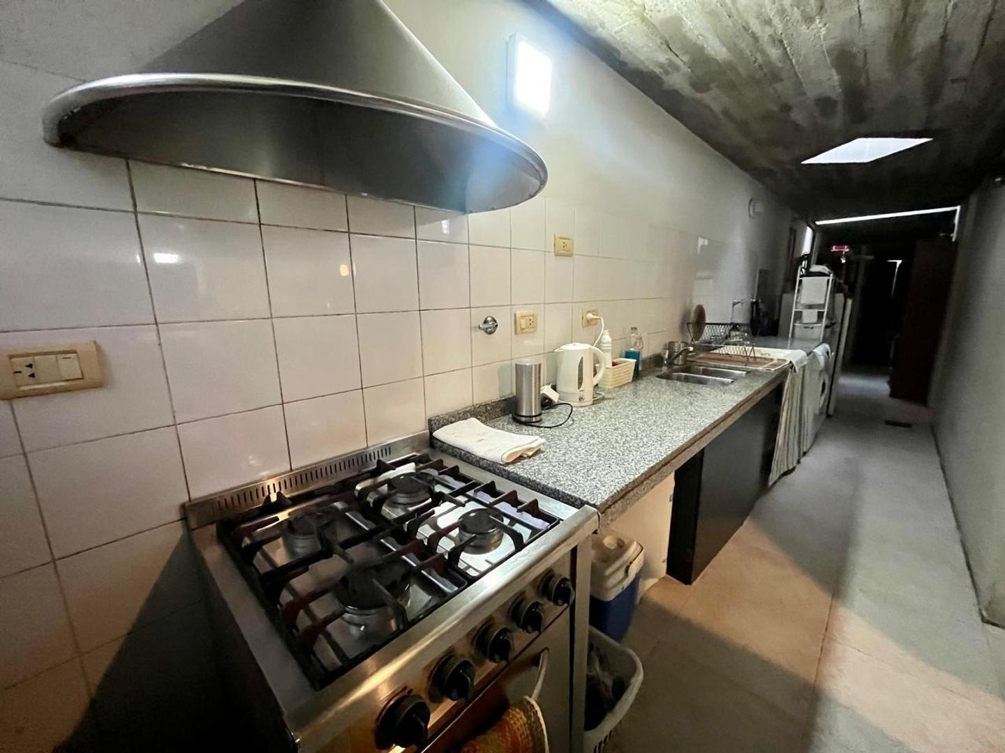 Casa en Venta con 4 cocheras