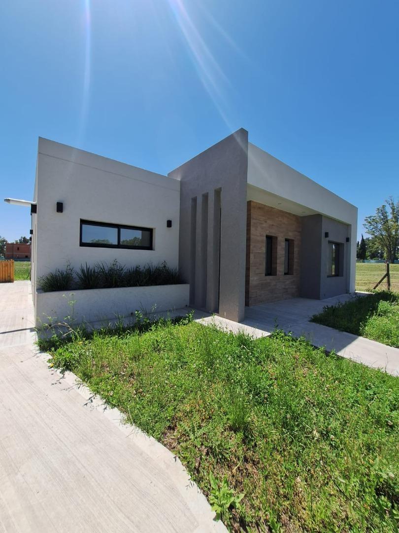 NEV. Casa interna 4 ambientes Santa Sofia - Pilar del este