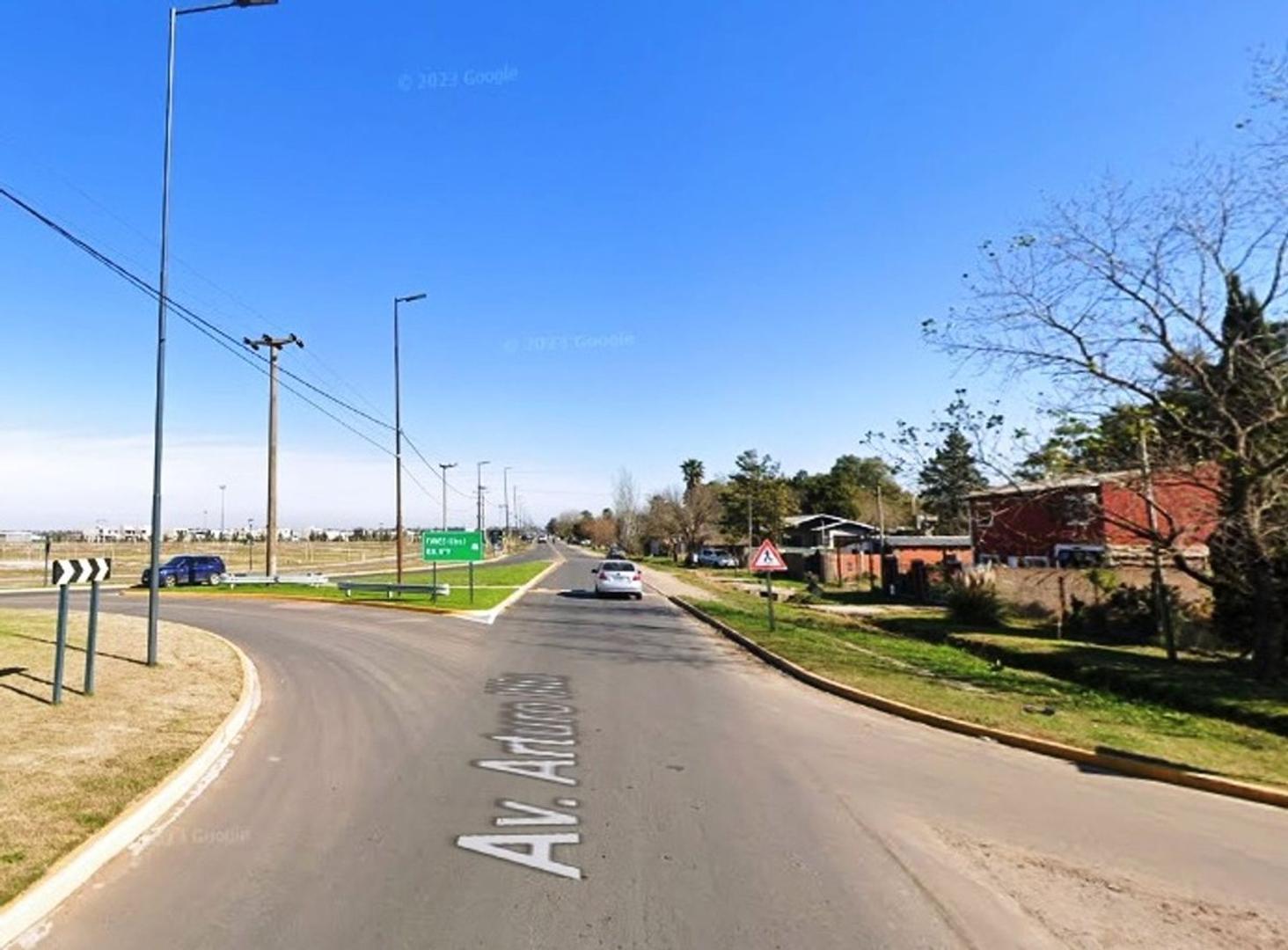 Avenida Arturo Illia 100