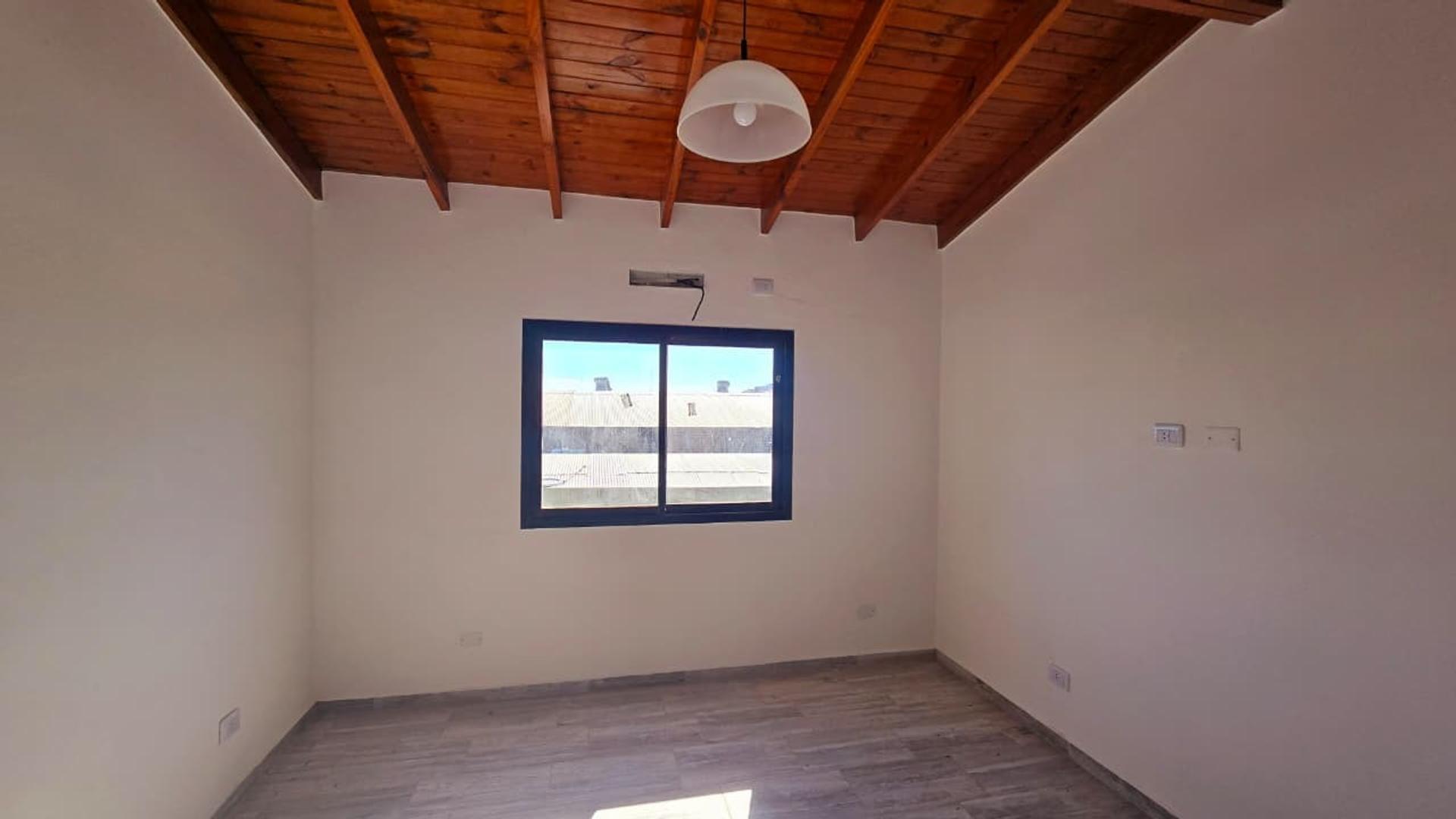 DEPARTAMENTO 3 AMBIENTES CON PATIO EN ALQUILER SAN JUSTO.