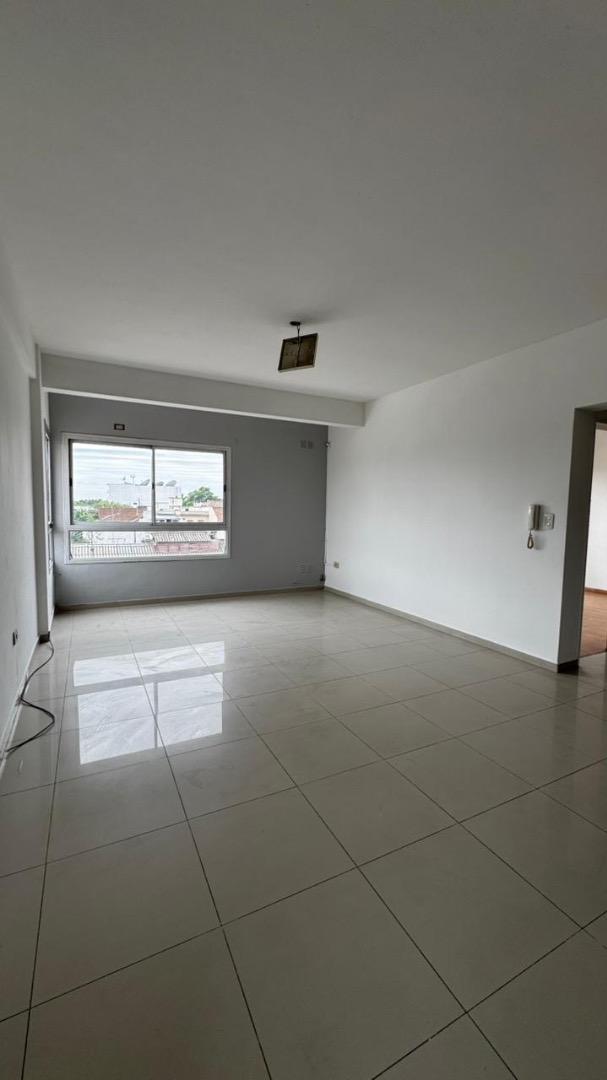 Avellaneda 665 , Piso 2