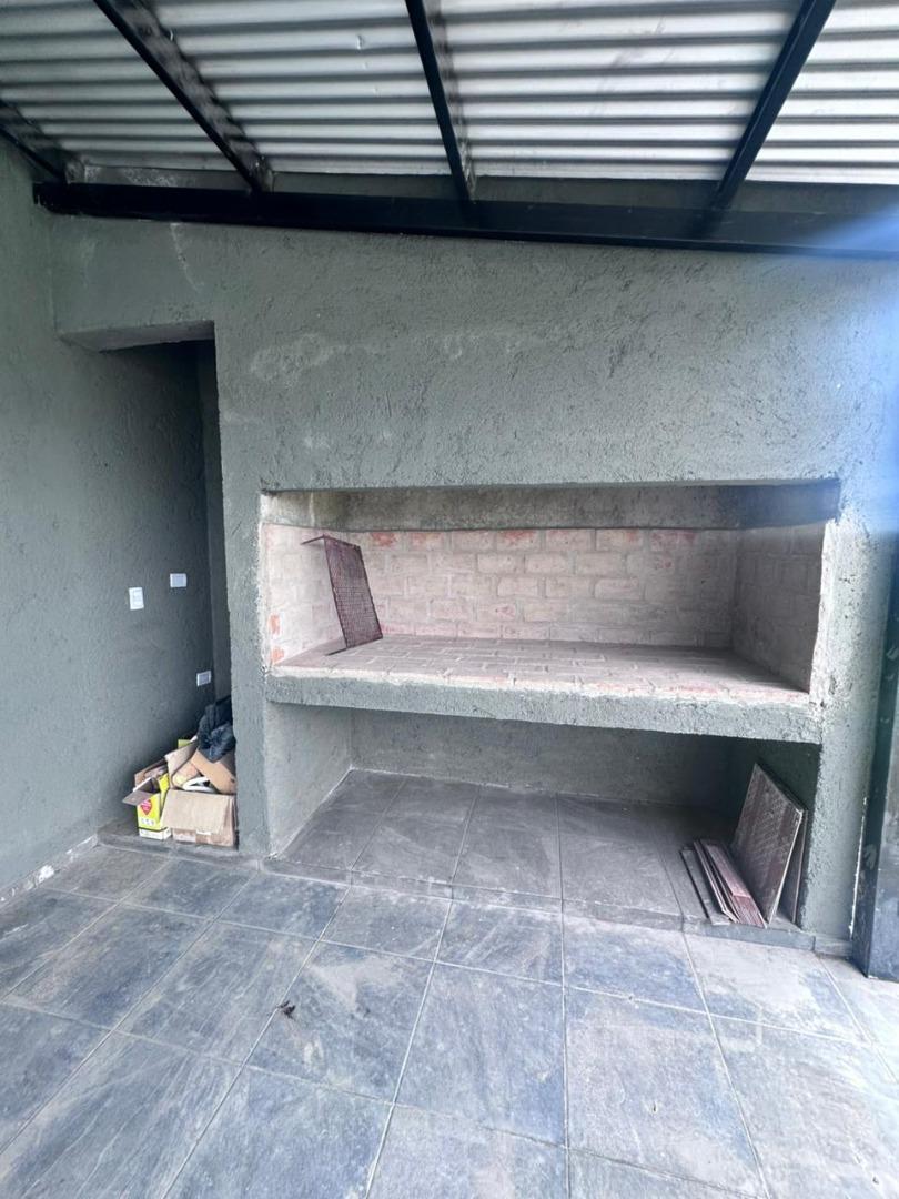 CASA a ESTRENAR en ALQUILER 3 dormitorios, 2 baños y quincho