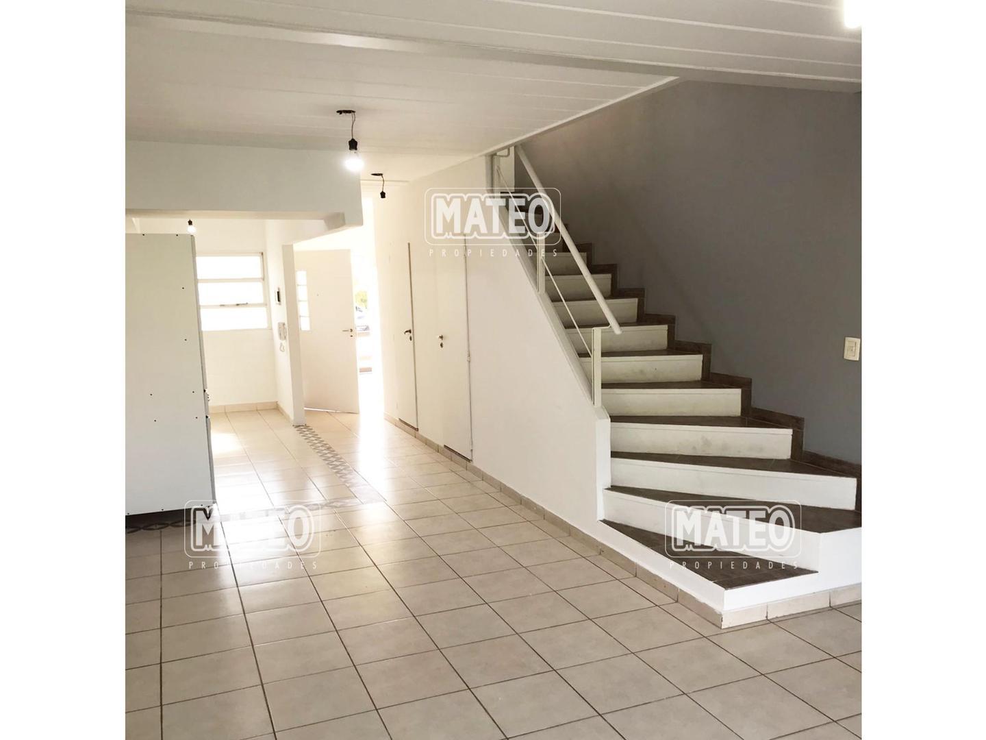 DUPLEX TRES AMBIENTES