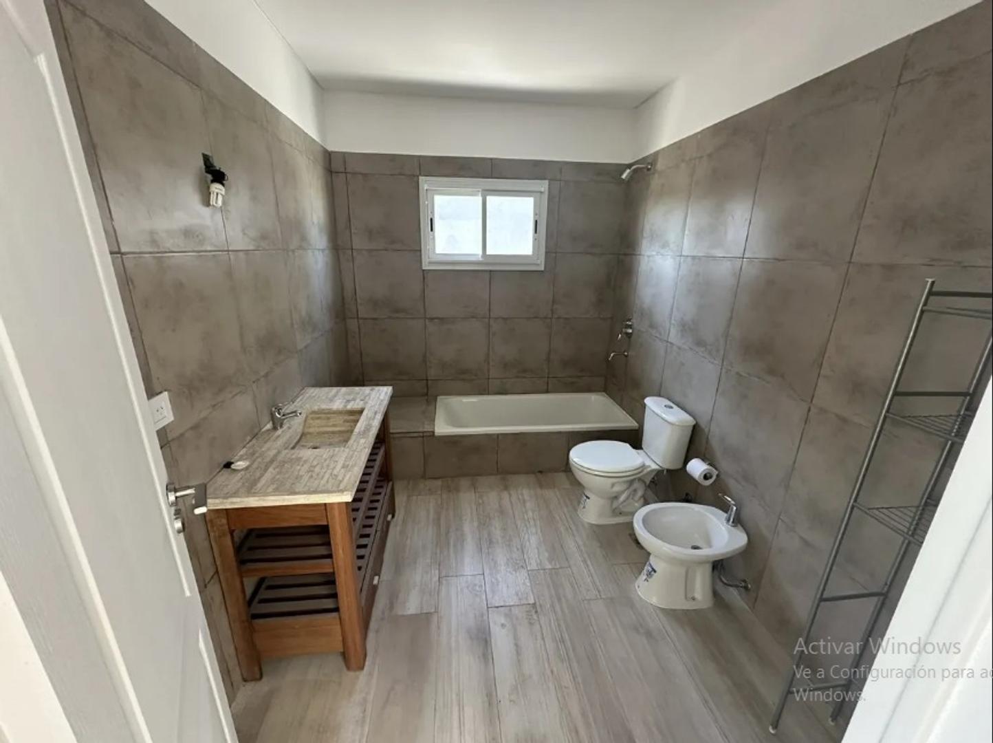 Casa 4 ambientes con 4 baños