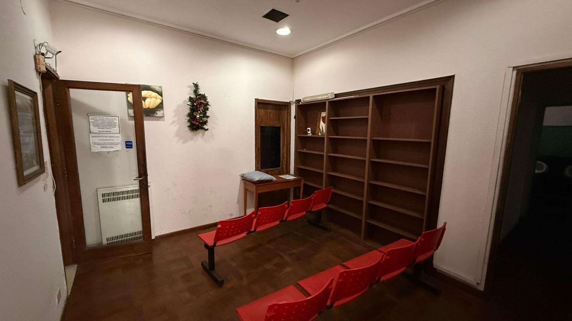 Venta de Departamento grande ideal Profesional en LA PLATA