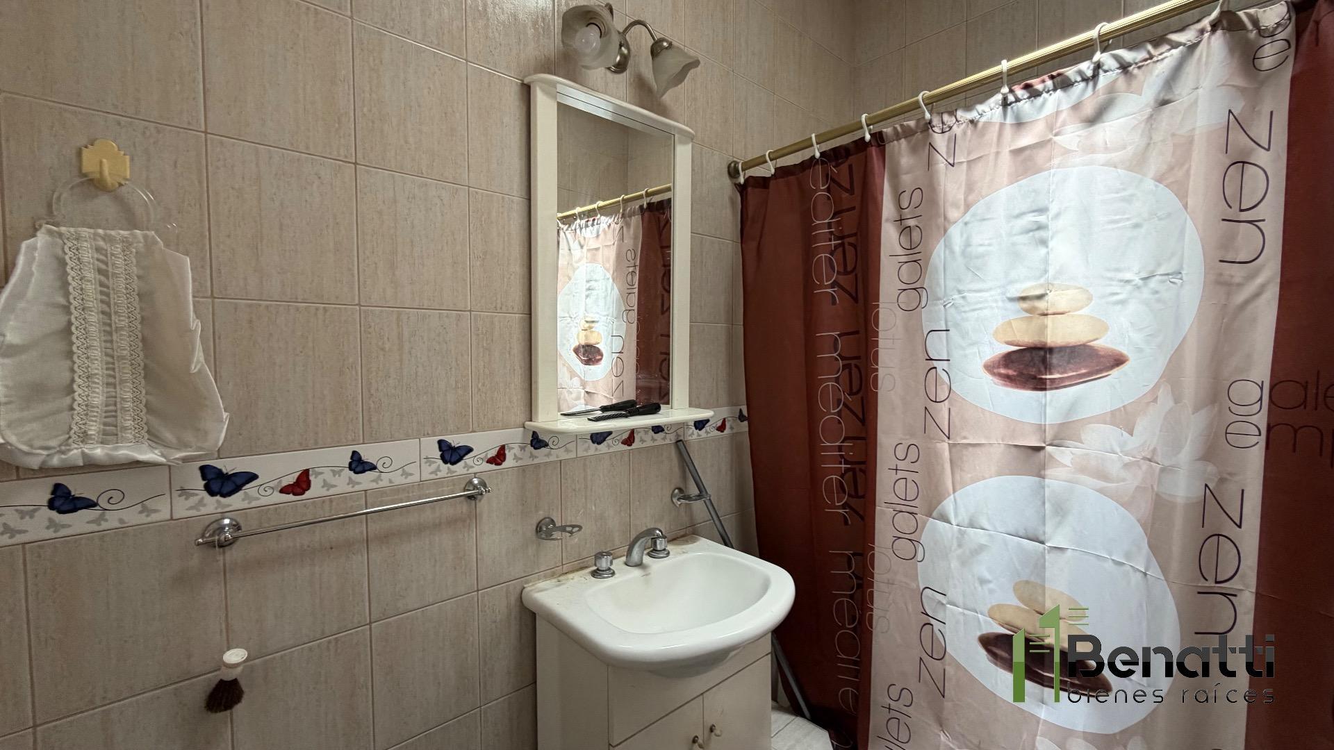 PH 2 ambientes al fondo con patio y terraza