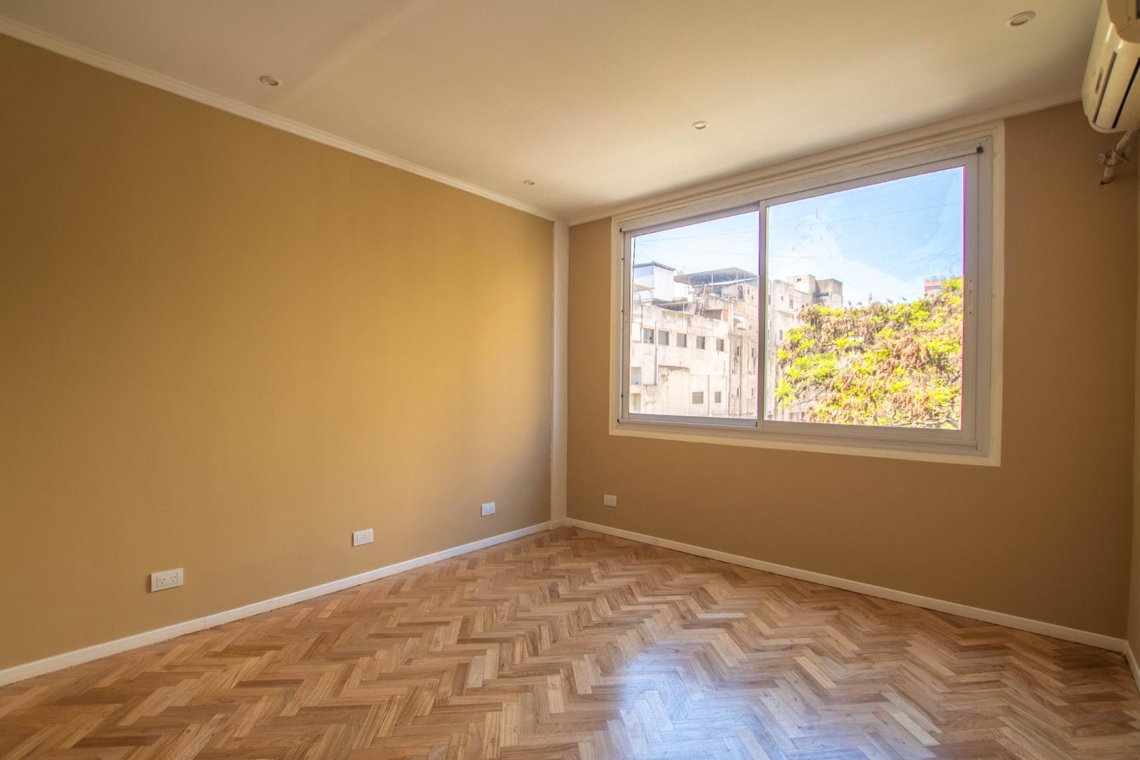 Venta con renta, Reciclado a nuevo, luminoso, vista abierta