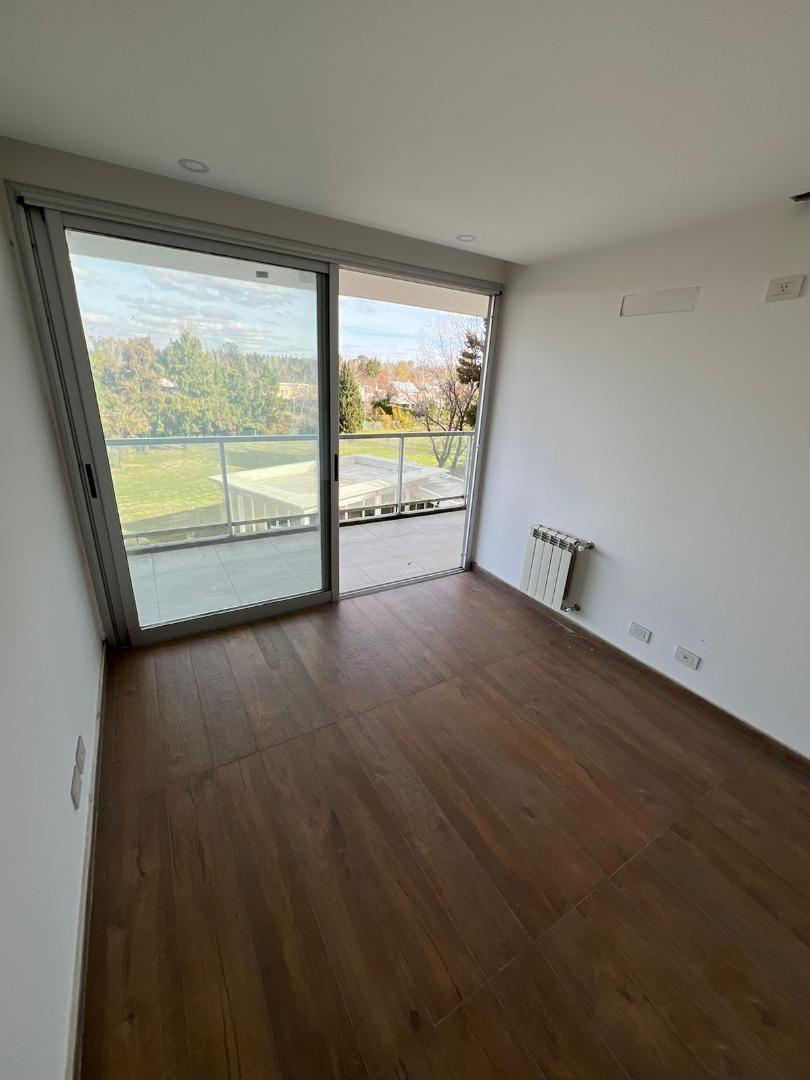 Departamento en Venta con 2 cocheras