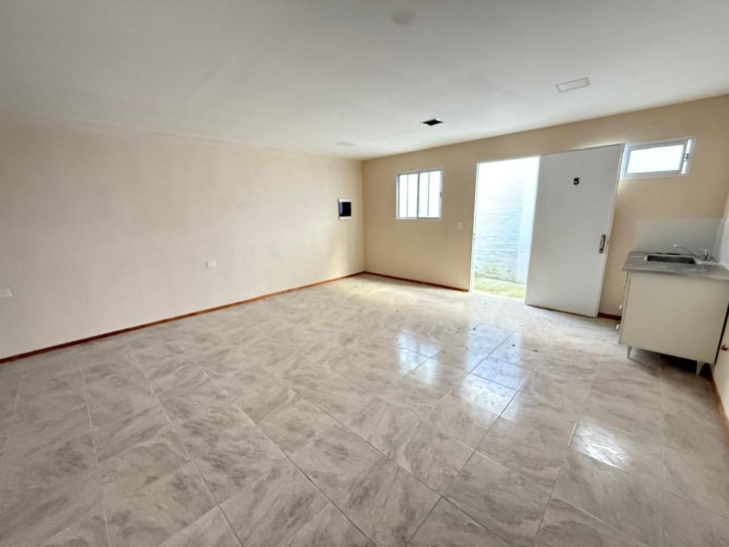 Depto Tipo Casa Monoambiente con 1 baño