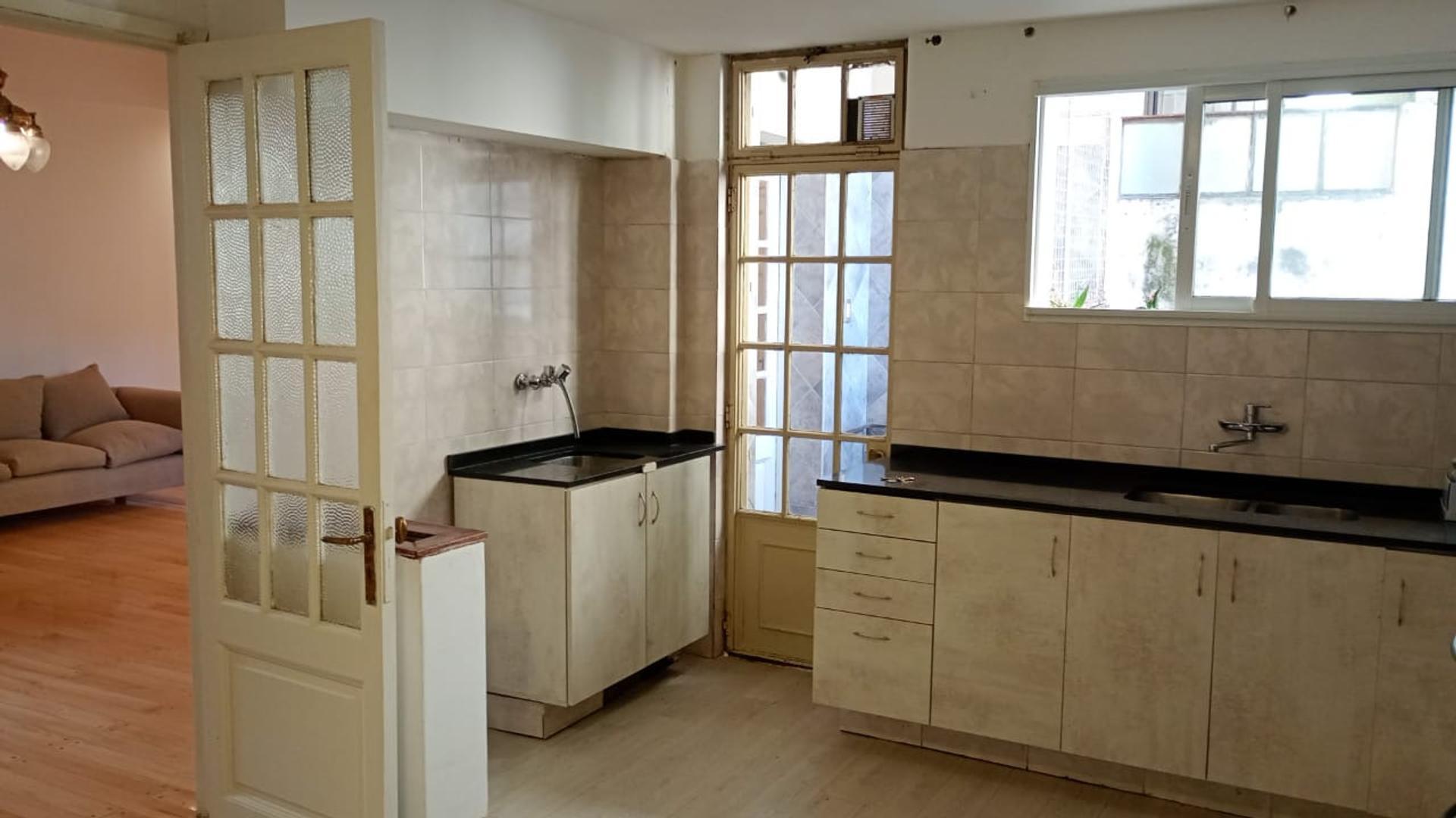 Departamento 4 ambientes con 2 baños