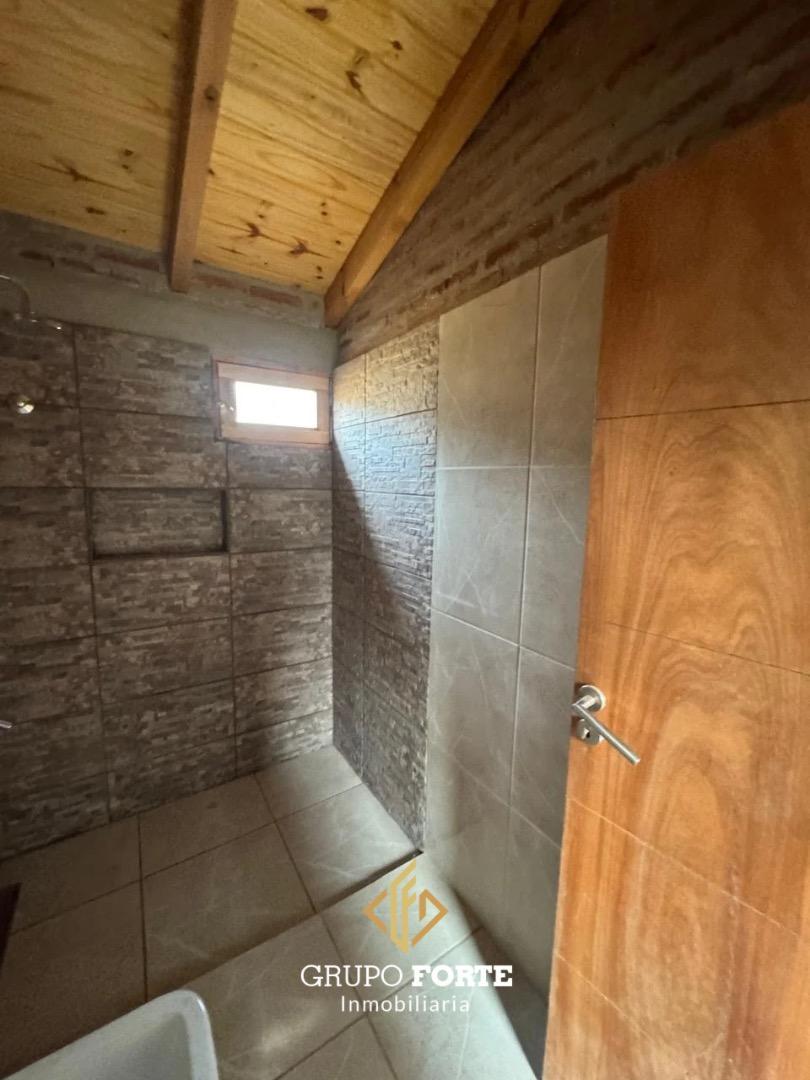 Casa 3 ambientes con 1 baño