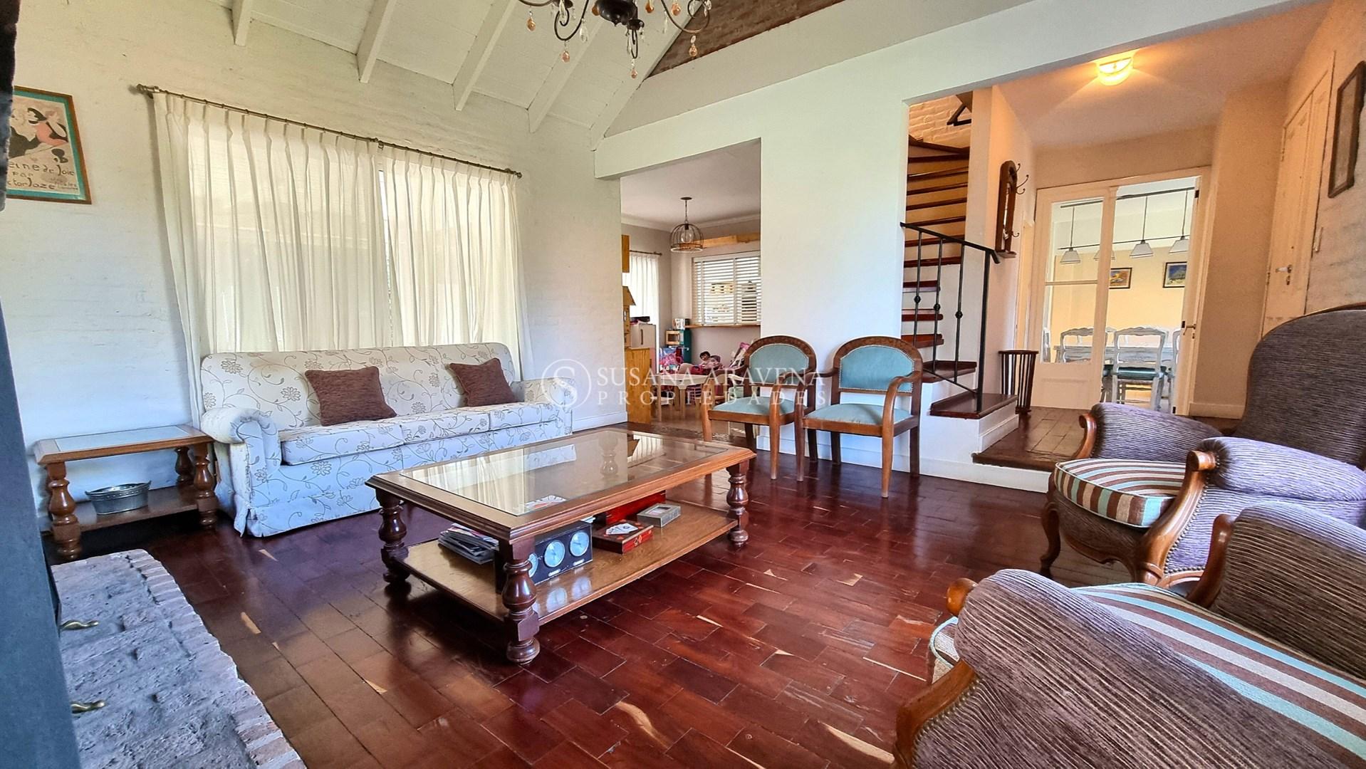 Casa en Venta con 1 cochera