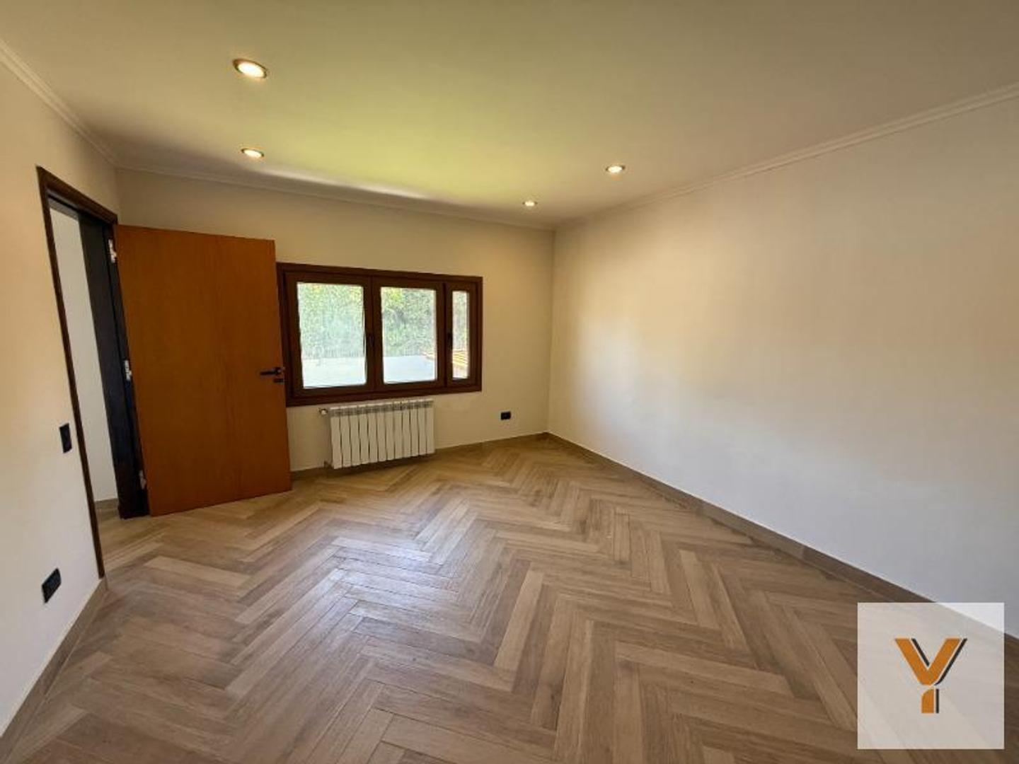 Casa en Alquiler - 5 Dormitorios 3 Baños - 720mts - Mar Del Plata