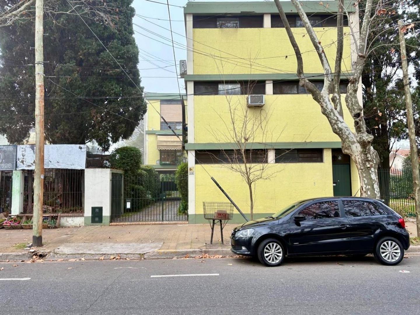 3 Amb. con Cochera. Vista a Jardines y Cerca de Av.