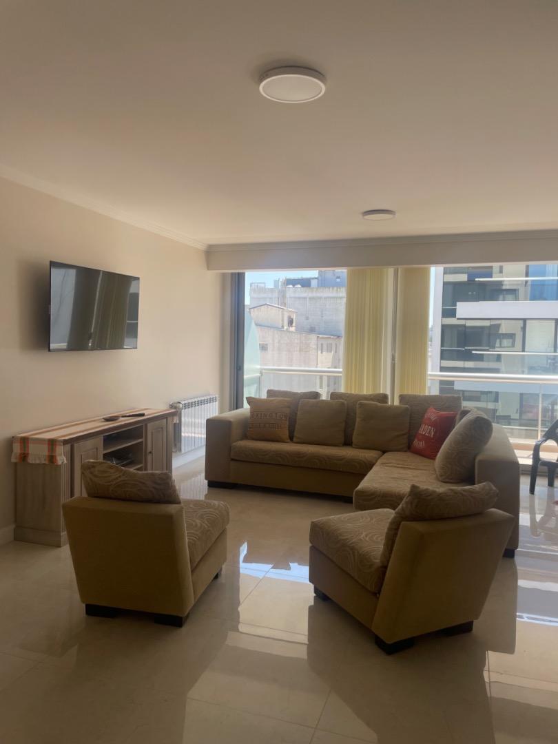 Departamento 3 Amb. con balcón saliente