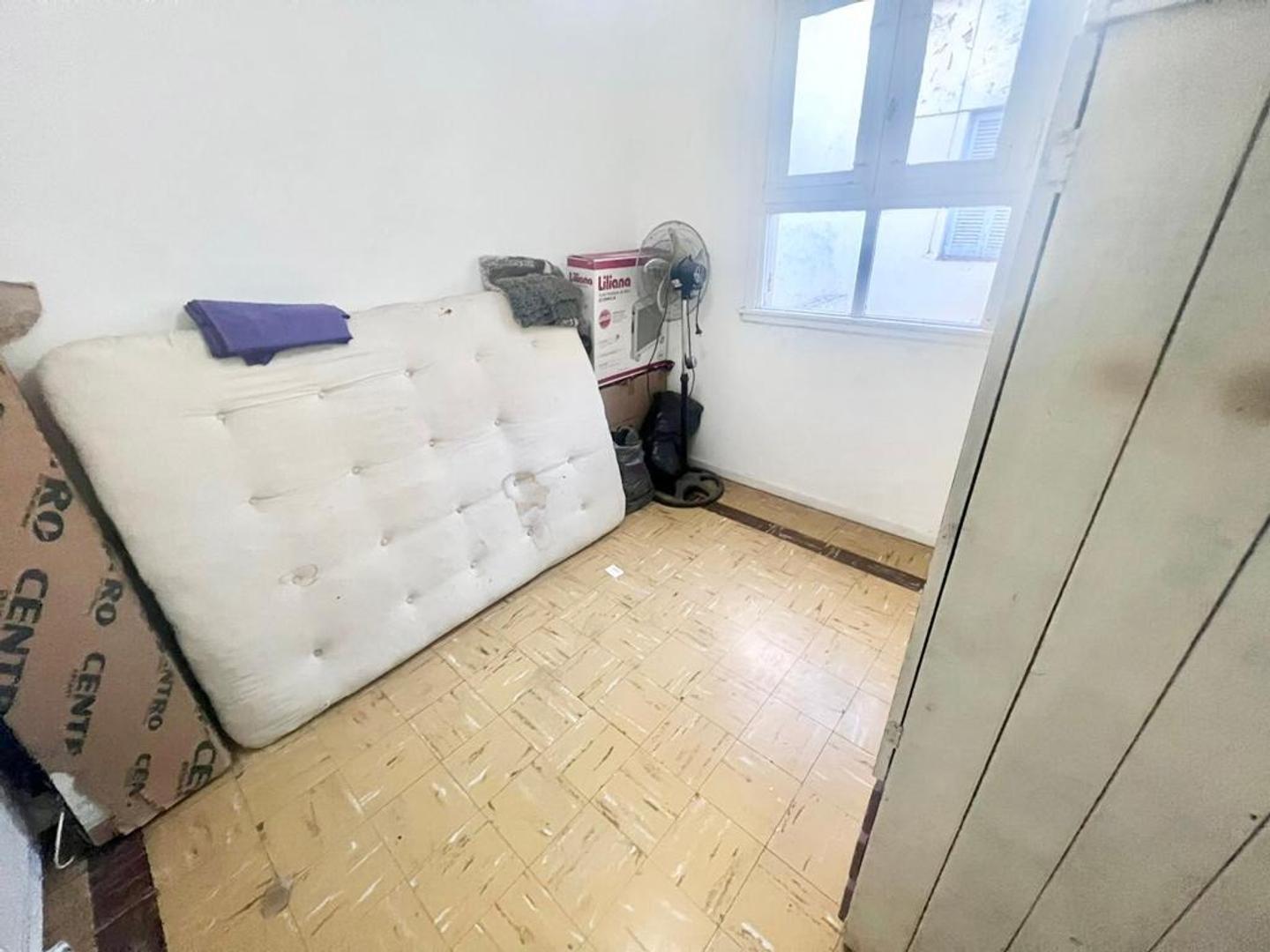 Departamento tres ambientes primer piso por escalera