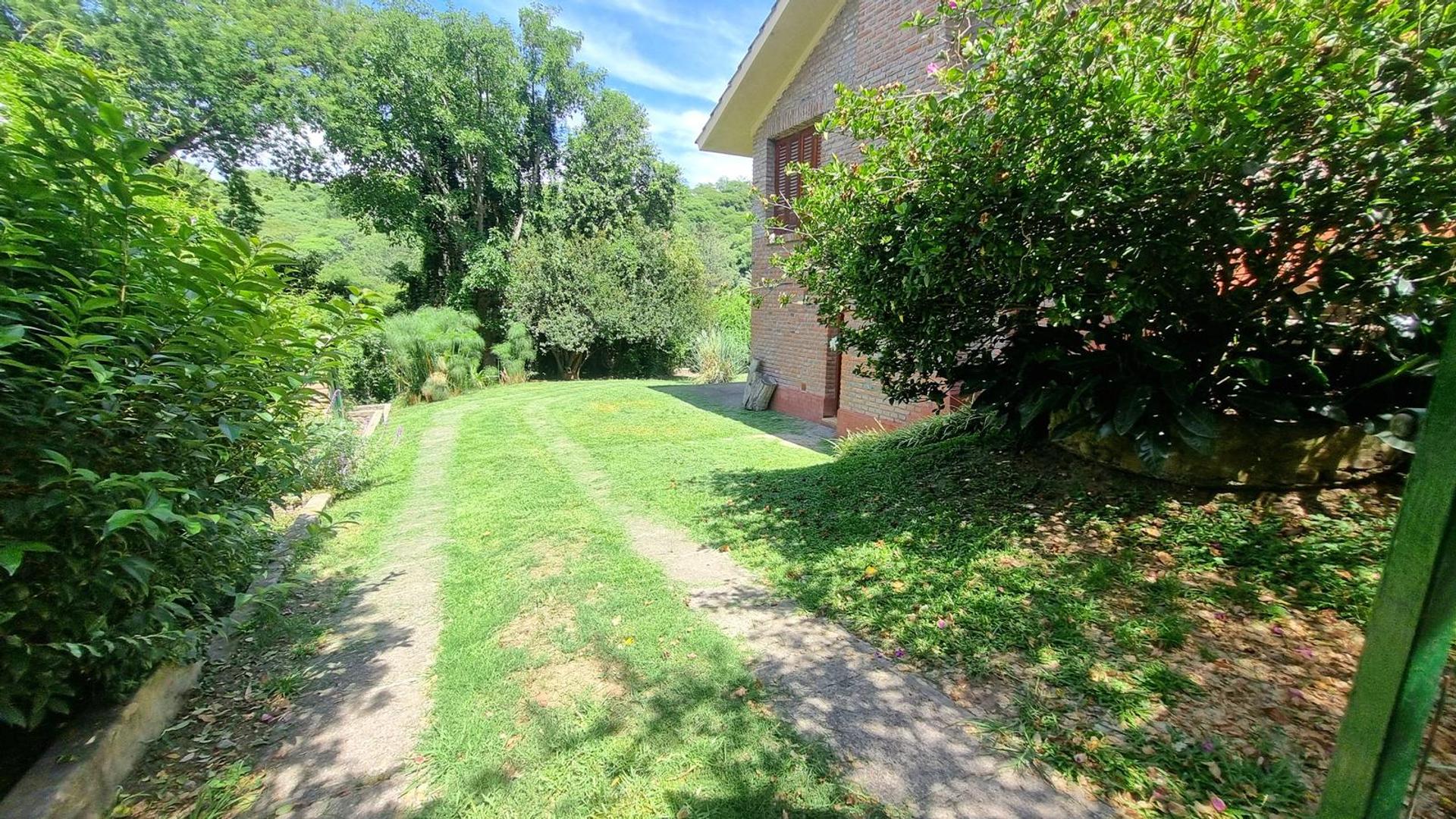 Casa en Venta con 1 cochera