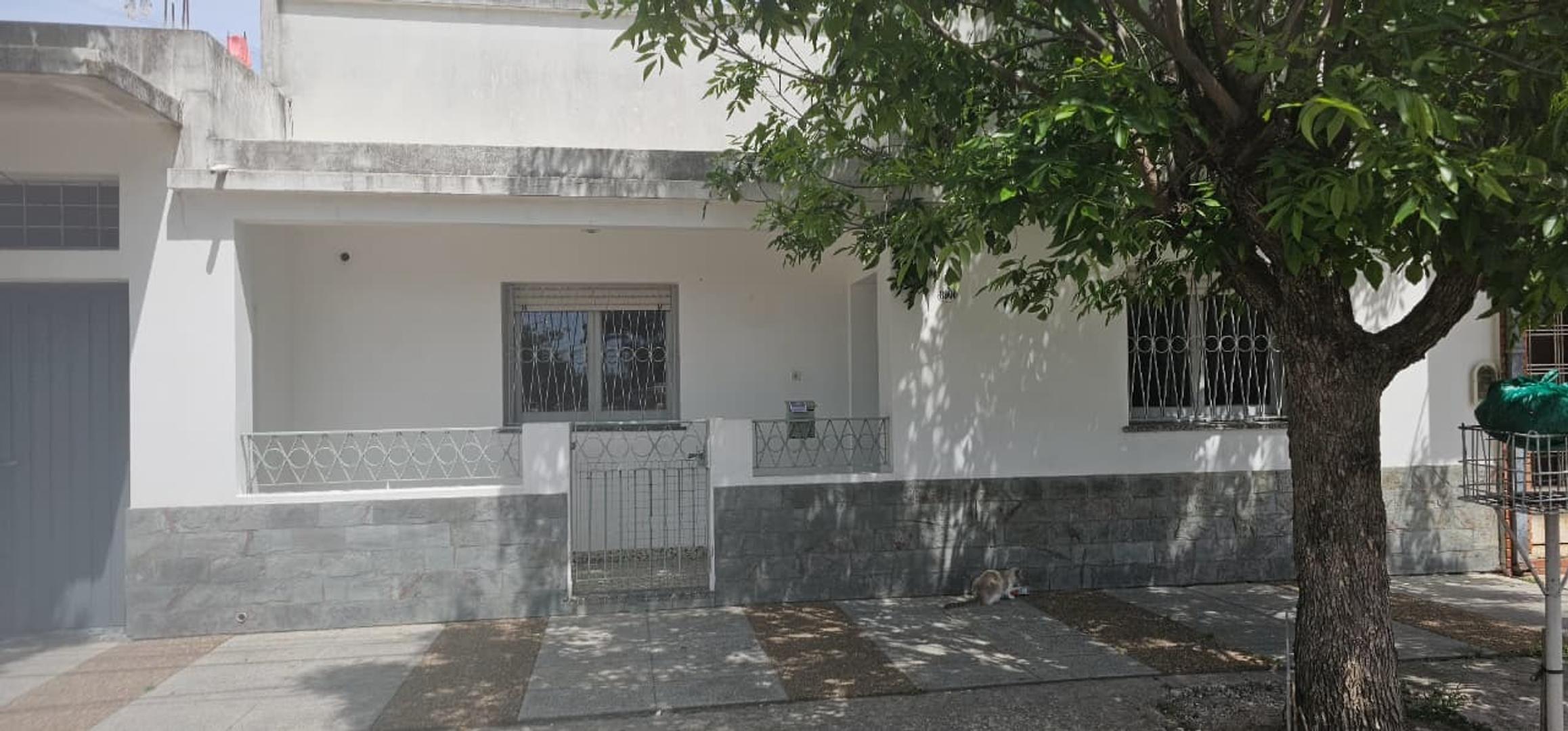 S. MARTÍN CASA 3 AMB. C/PATIO COCHERA Y LAVADERO