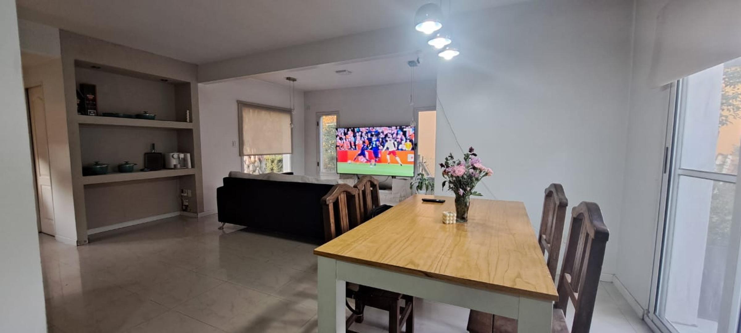 Casa 4 ambientes con 3 baños