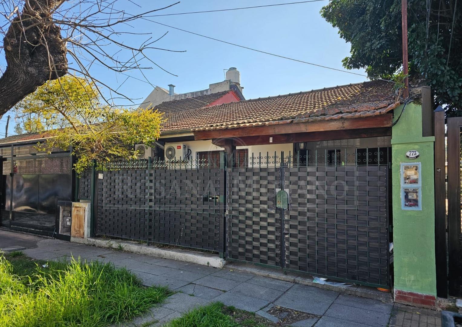 Depto Tipo Casa en Venta en San Isidro Vias / Rolon, USD 132.000