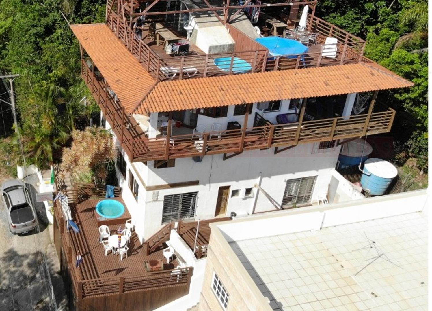 COMPLEJOS EN VENTA EN BOMBINHAS A 190 MTS DE LA PLAYA