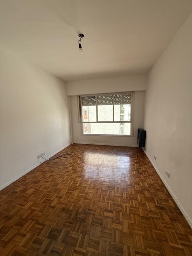 Washington 2400, Piso 3