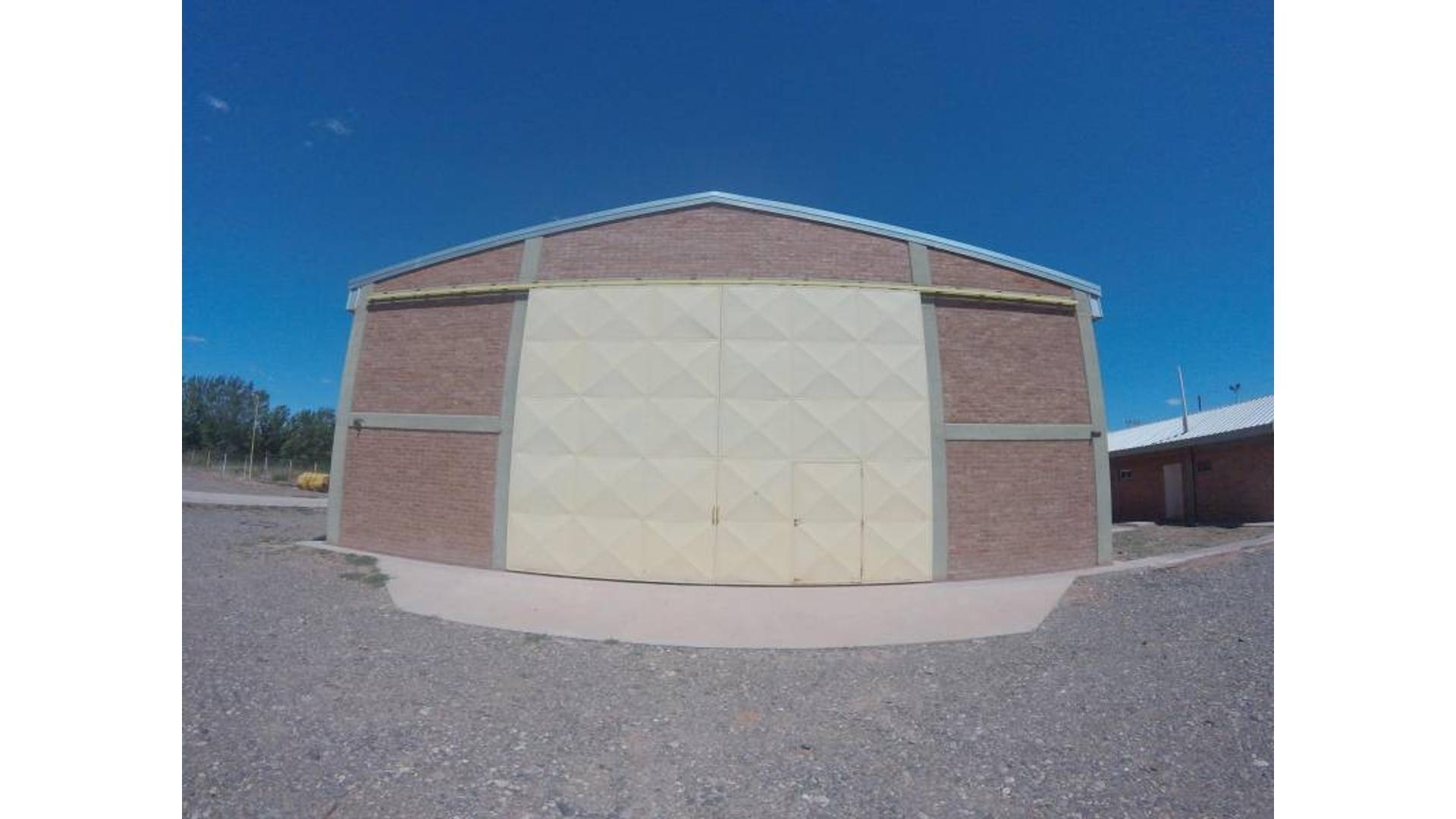 Alquilo base petrolera en Rincón de los Sauces.