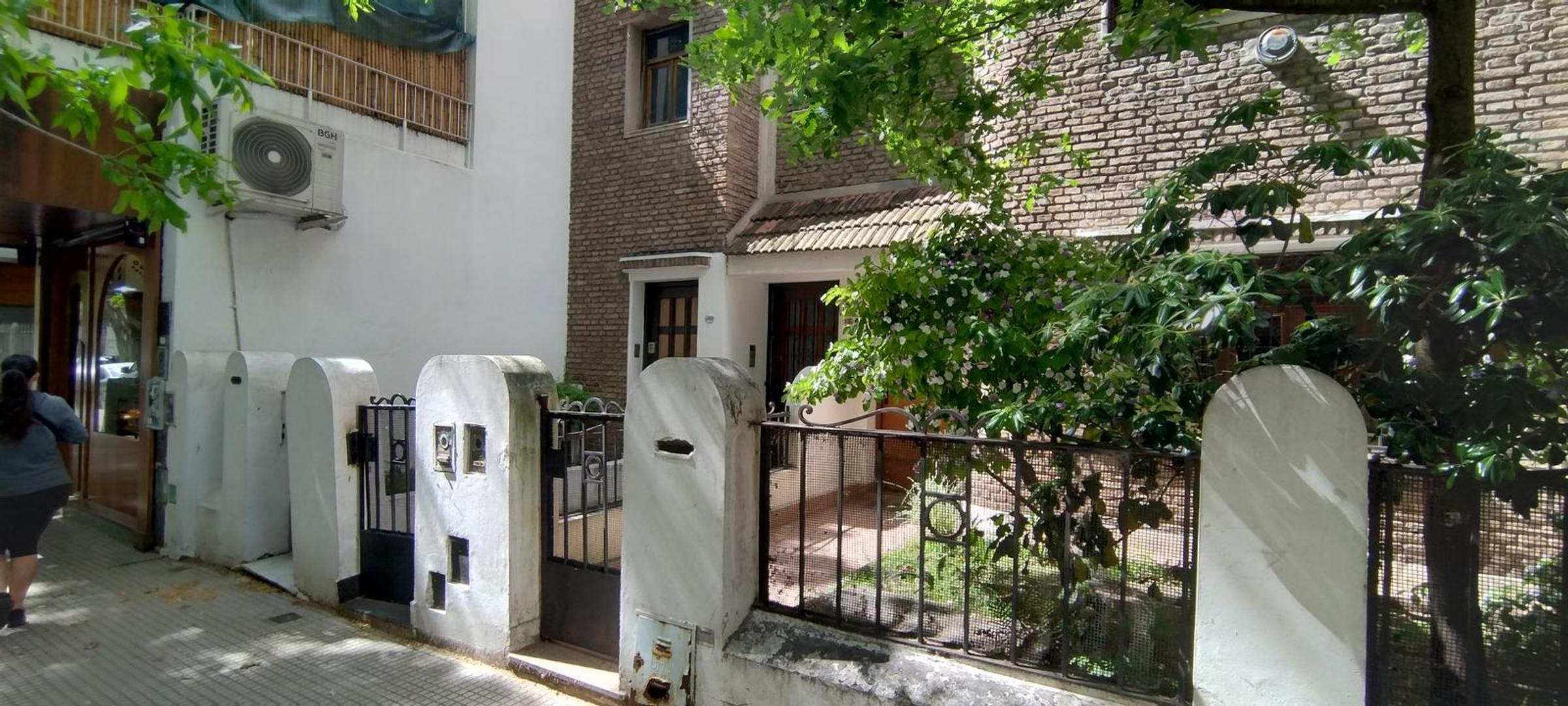 Belgrano "R" - PH sin expensas de 4 dormitorios! A mts Plaza Castelli!