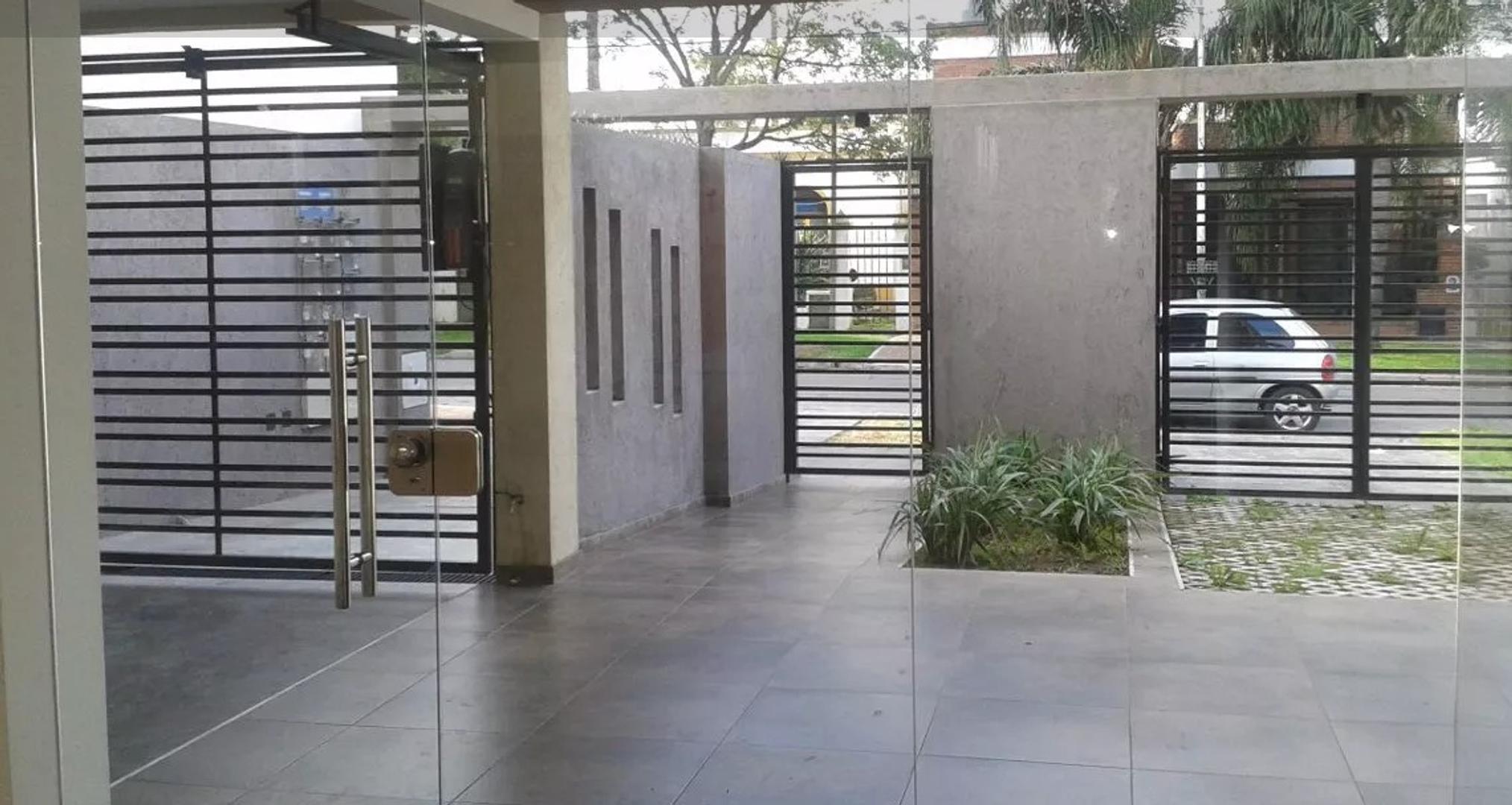 Depto. 2 amb en MORON con cochera