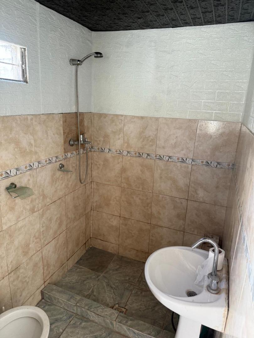 Casa en Alquiler con 3 cocheras