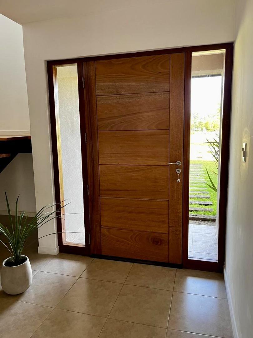 Casa en Venta en El Mirador Club de Campo, USD 300.000