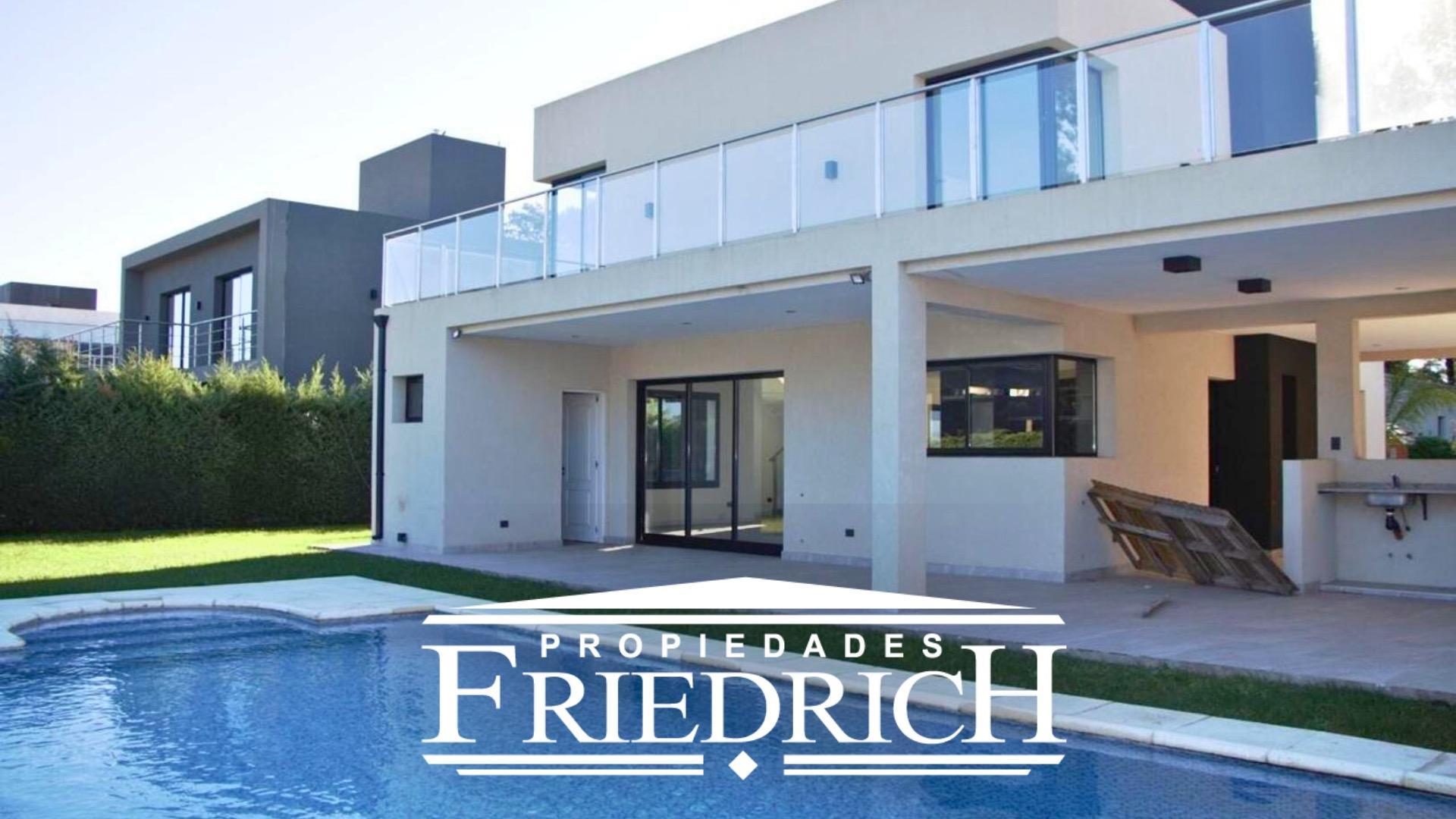 Casa en Venta con 5 cocheras