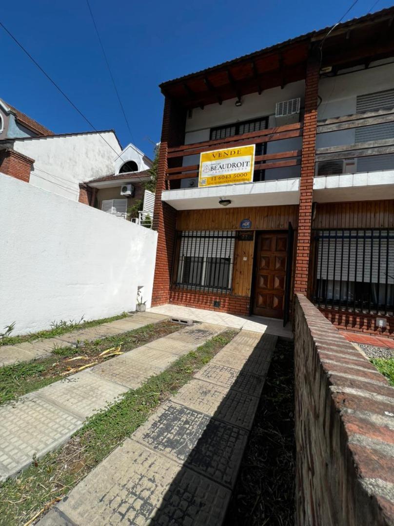 DUPLEX EN VENTA CON COCHERA Y PATIO - APTO CREDITO
