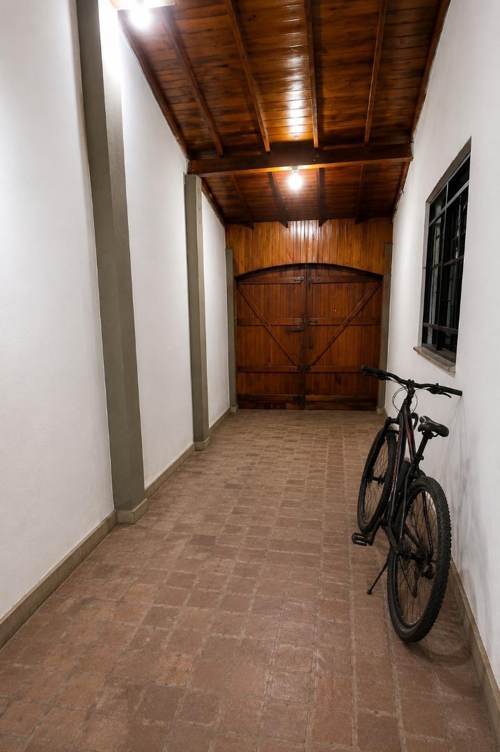 Casa 5 ambientes con 1 baño