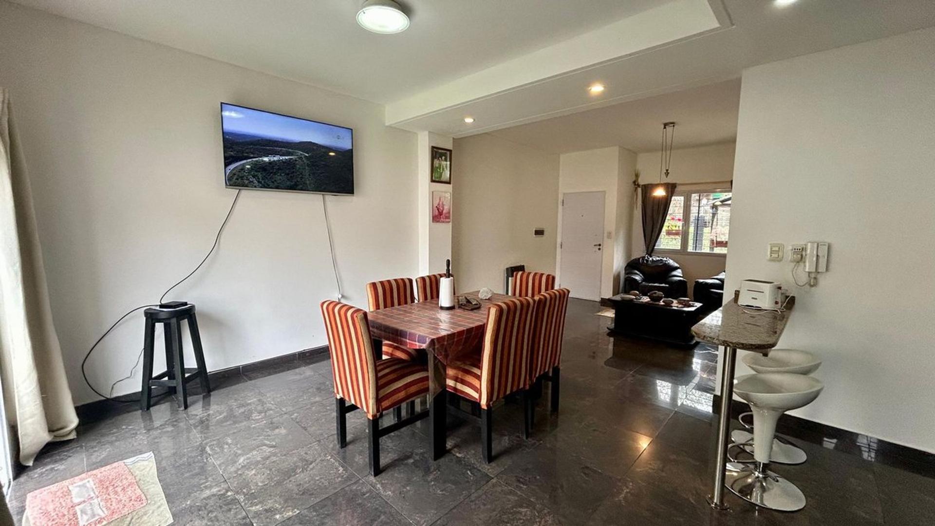 VENTA DUPLEX CON JARDIN Y COCHERA - CANNING CENTRO