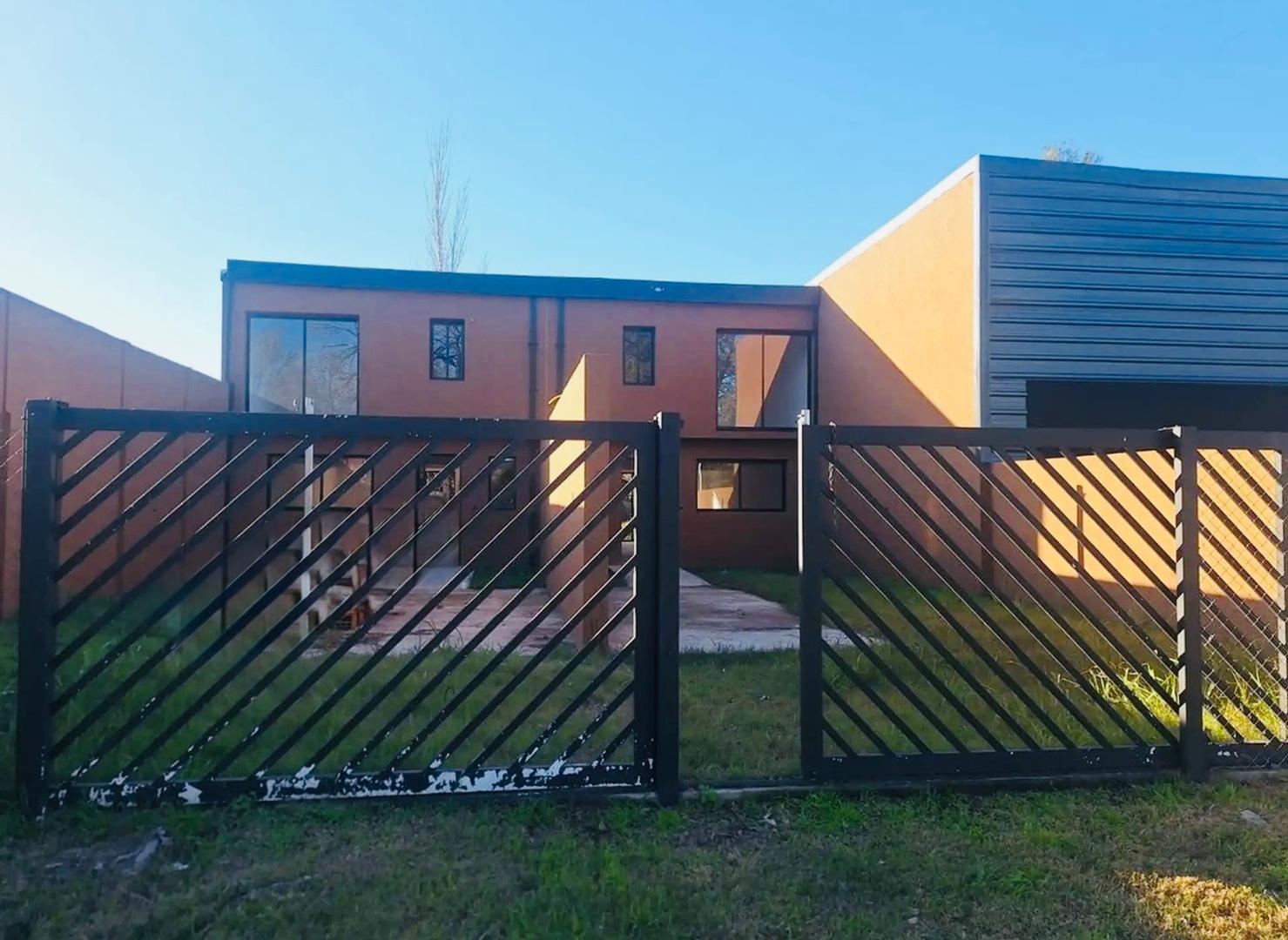 CASA A ESTRENAR 3 DORMITORIOS CON PILETA