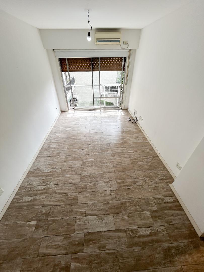 Departamento de 3 ambientes al contrafrente.