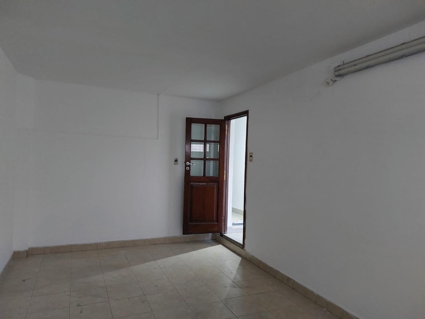 Casa en Alquiler con 1 cochera