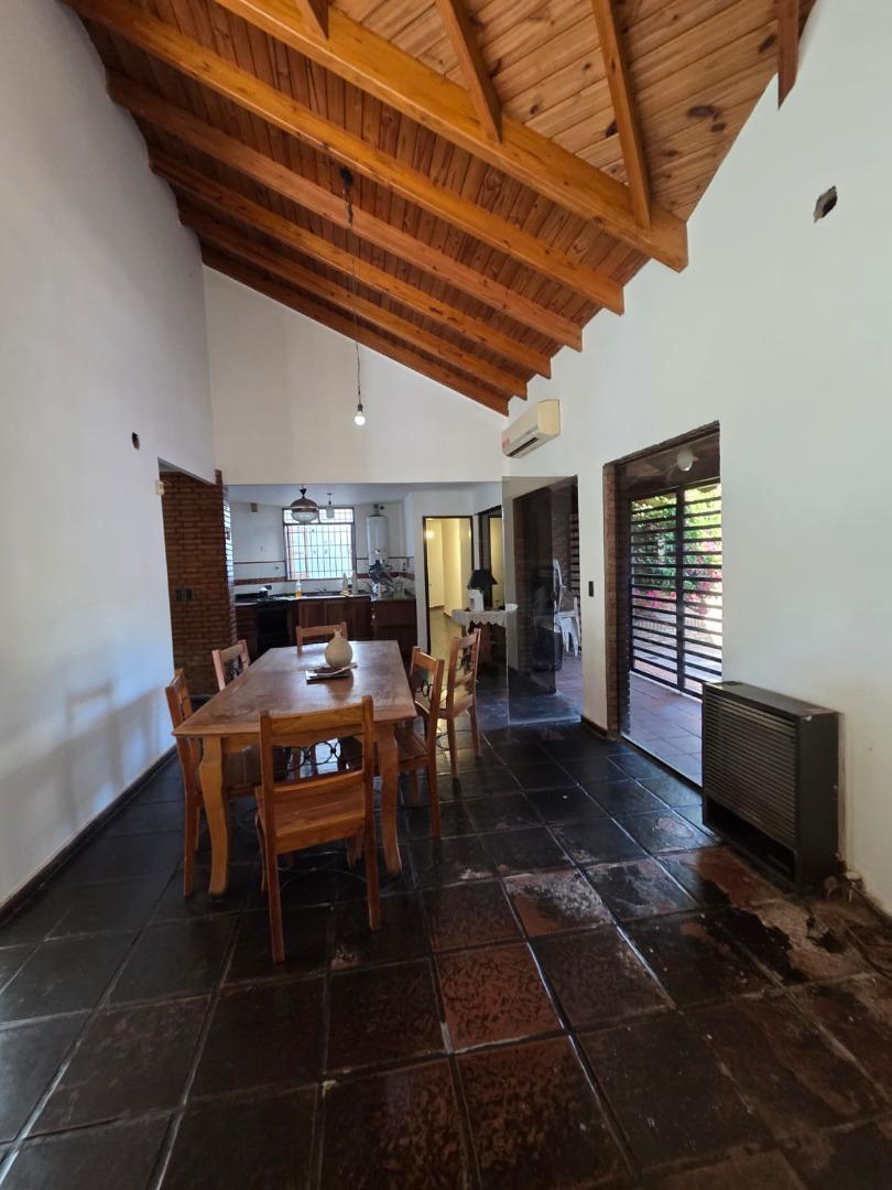 Casa 4 ambientes con 3 baños