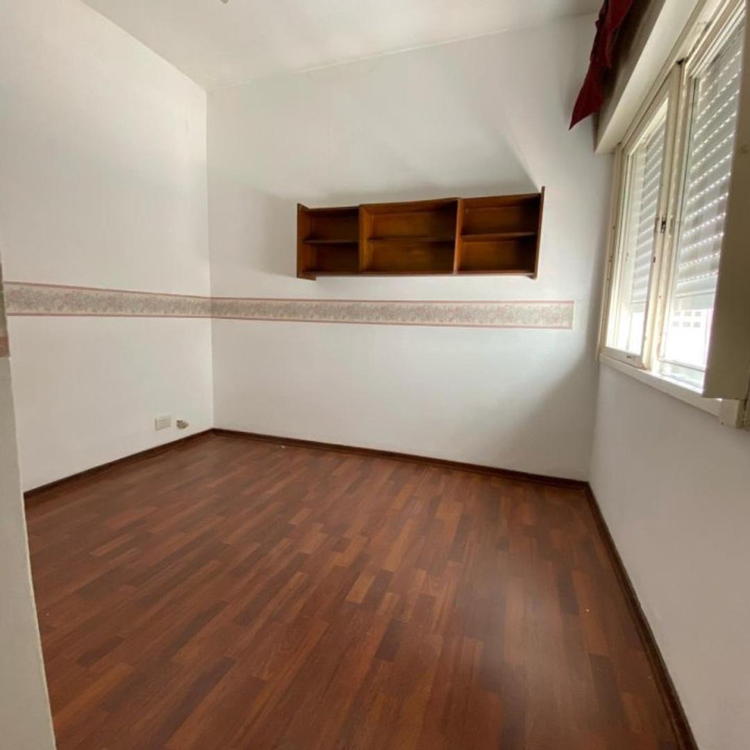 Casa 6 ambientes con 2 baños