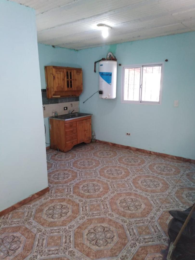 Casa 2 ambientes con 1 baño