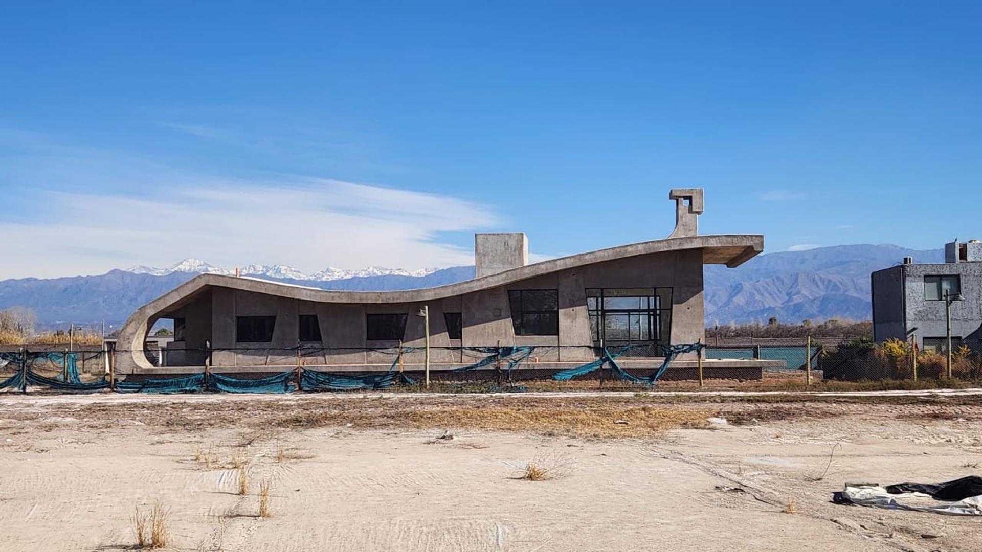 CASA A TERMINAR EN BARRIO PRIVADO NAUTILIUS