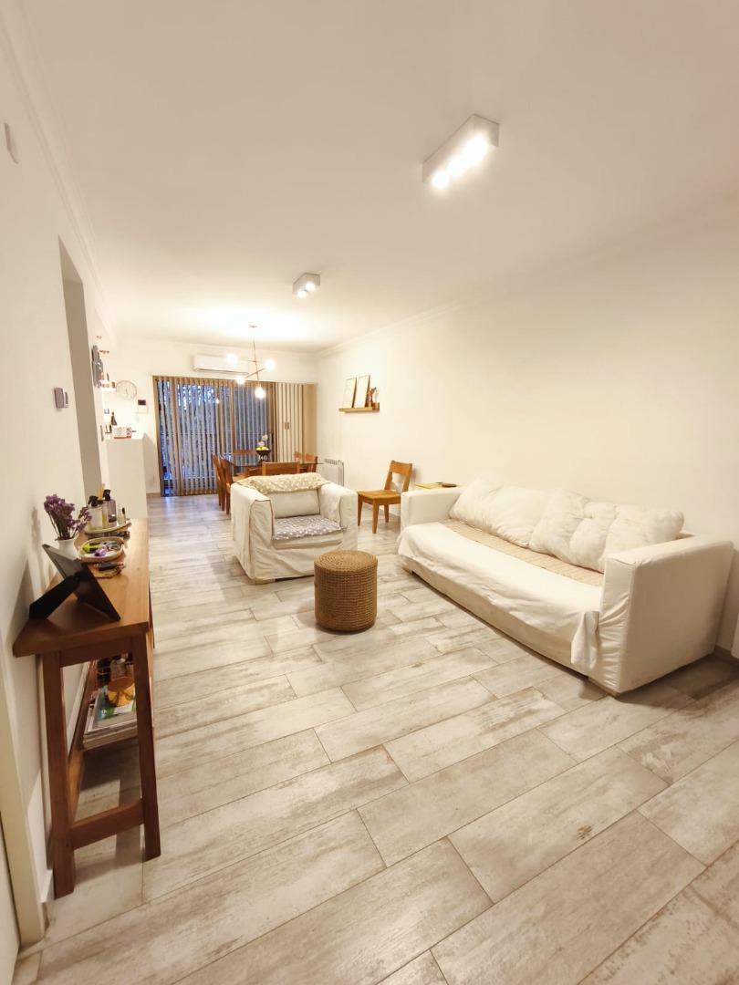 Se vende 3 ambientes y escritorio, 2 cocheras pileta quincho